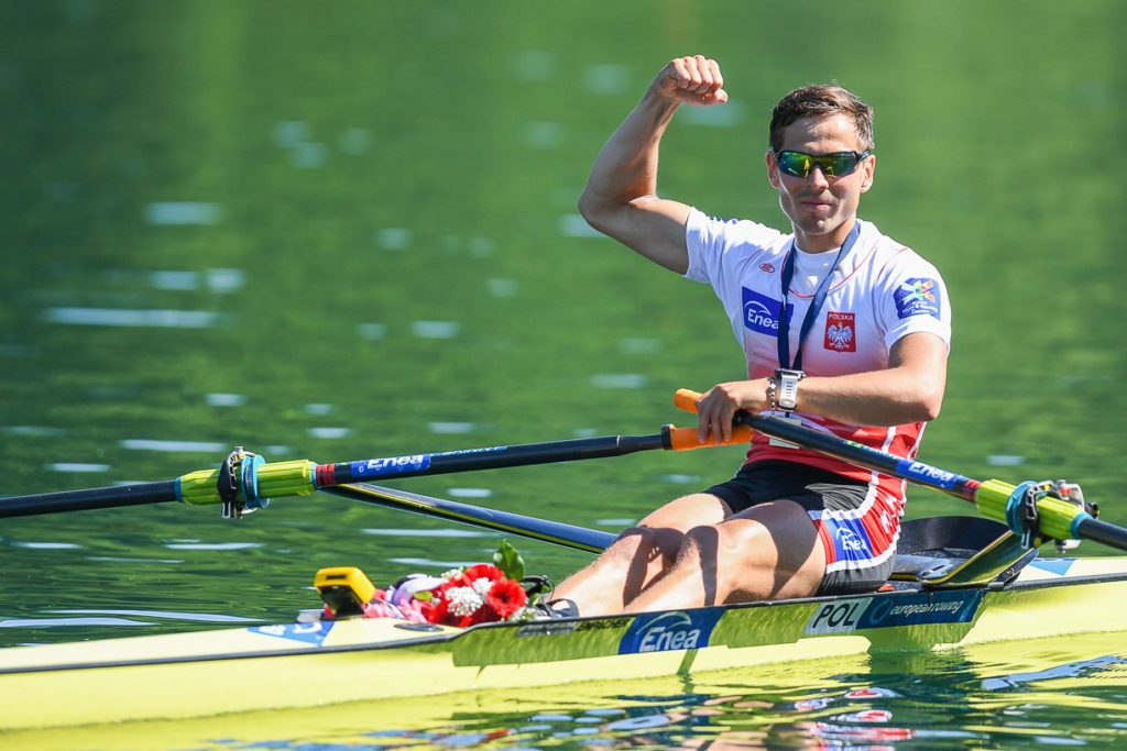 Wioślarz w stroju reprezentacji Polski